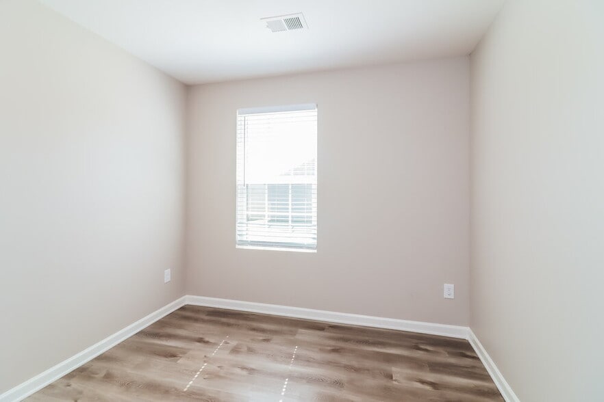 Building Photo - 170 Alton Cir