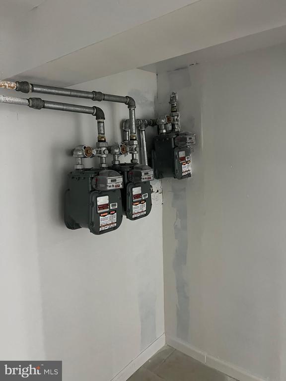 Building Photo - 4422 Locust St