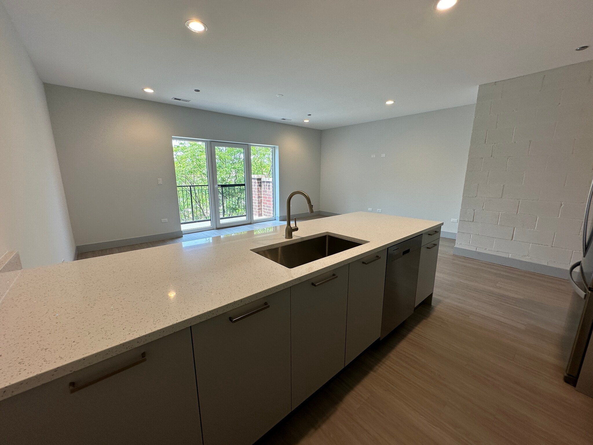 Building Photo - 6350 N Glenwood Ave