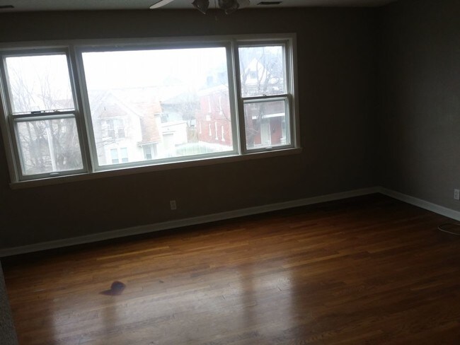 Building Photo - 220 Brooklyn 2