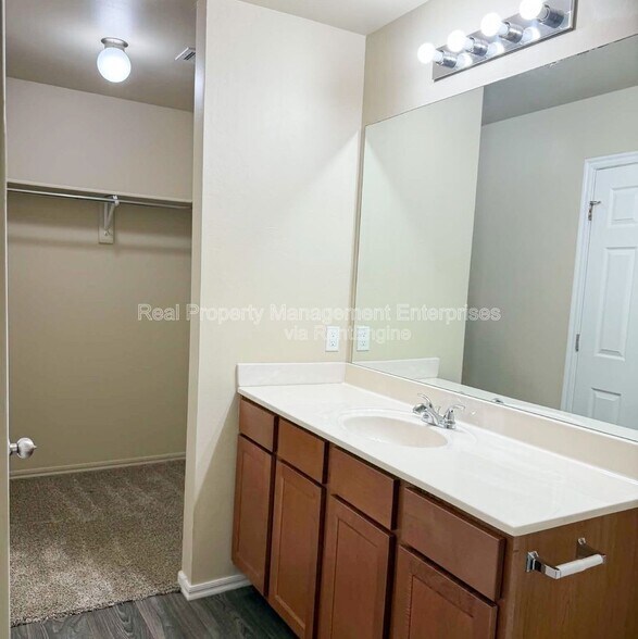 Building Photo - 13229 Bridgewater Dr