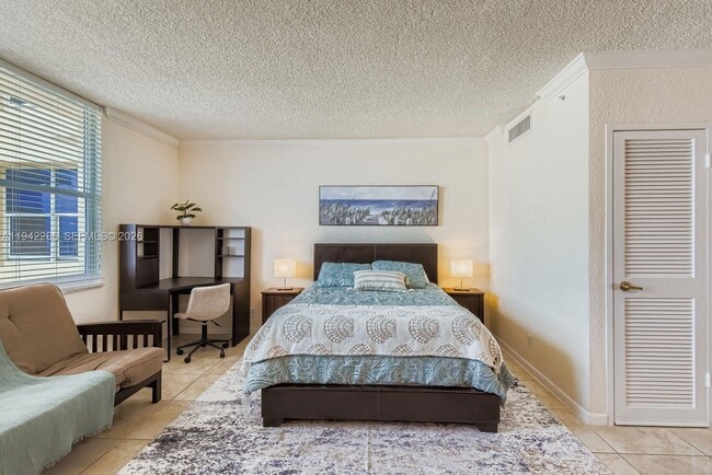 Building Photo - 2501 S Ocean Dr