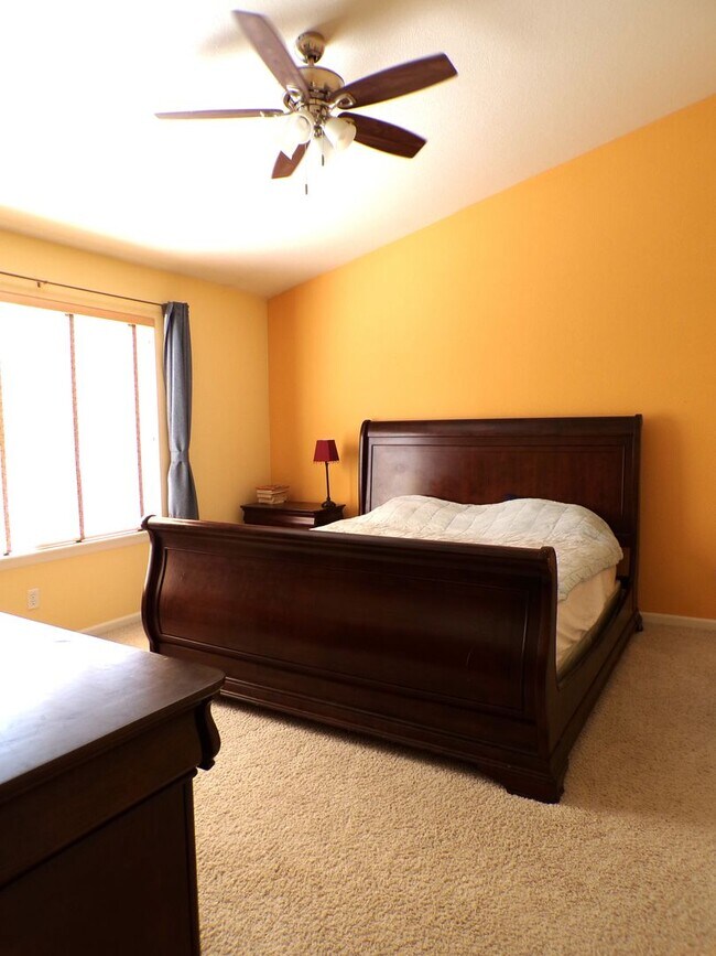 Building Photo - Cozy Hidden Gem in the Heart of Lakewood! ...
