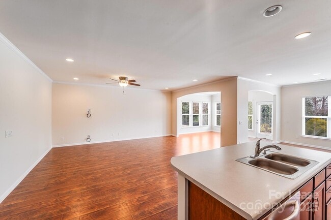 Building Photo - 7012 Kitty Hawk Ln