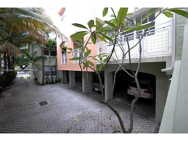 Building Photo - 929 Meridian Ave