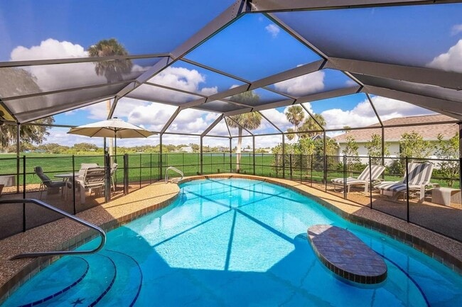 Building Photo - 3705 Torrey Pines Blvd