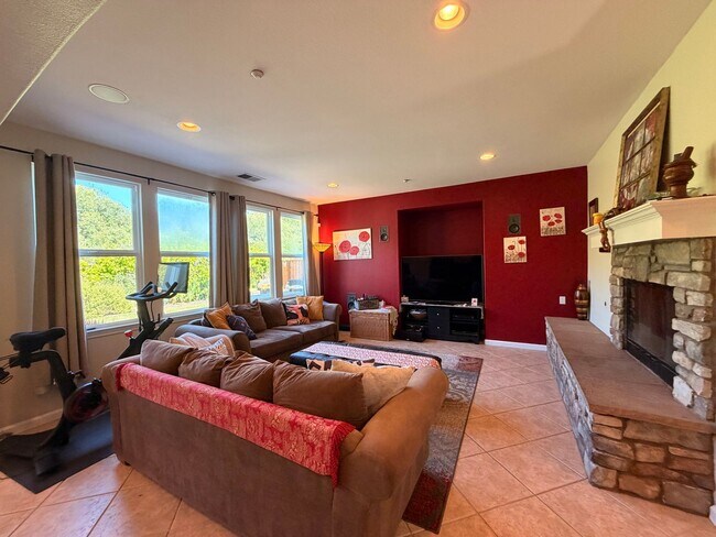 Building Photo - Beautiful Deerfield Home in One of Scotts Valley's Most Desirable Neighborhoods