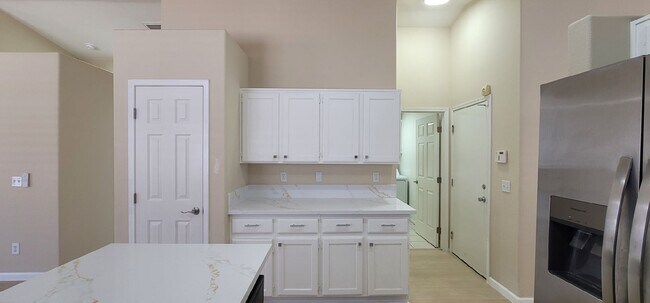 Building Photo - 9013 Crooked Shell Ave
