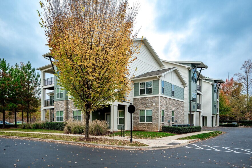 Building Photo - 7116 Finn Hall Ave