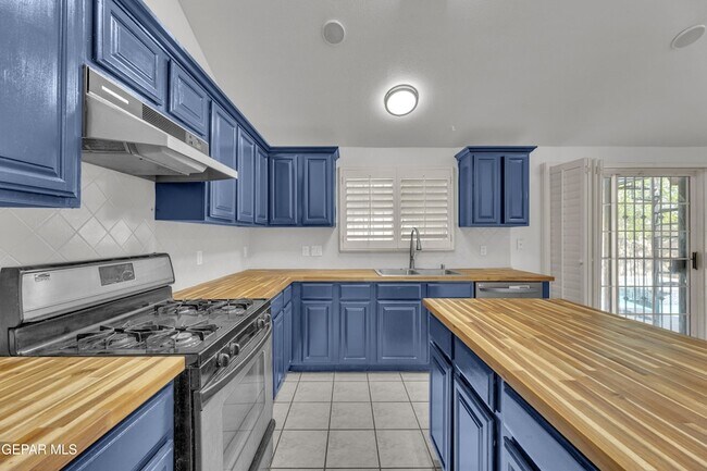 Building Photo - 1325 Whirlaway Dr