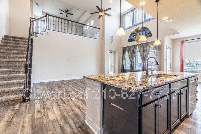 Building Photo - 908 Sussex Cove