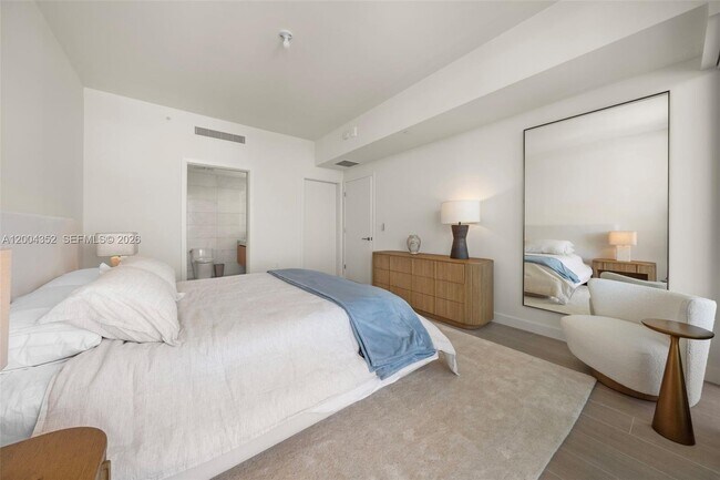 Building Photo - 500 Alton Rd