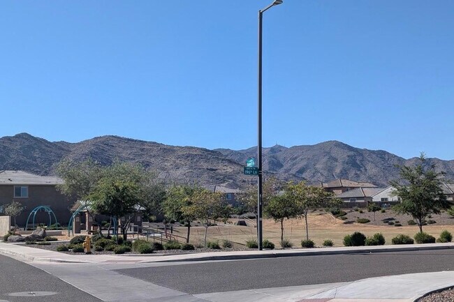 Building Photo - 19663 W Badgett Ln
