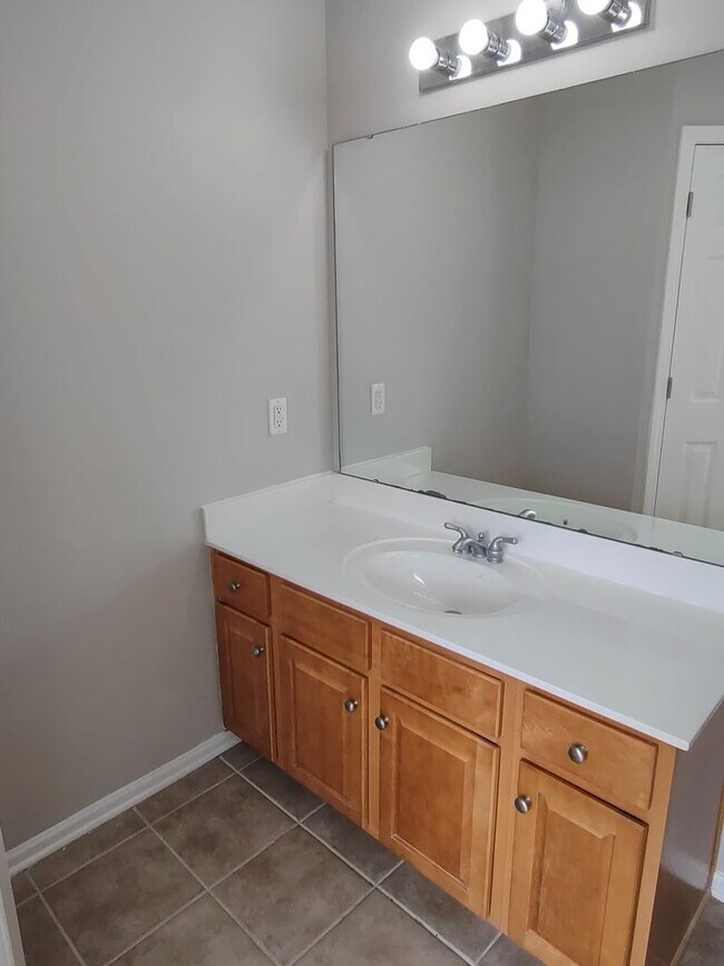 Building Photo - Beautiful Home located in the McCoy Crossing Community!
