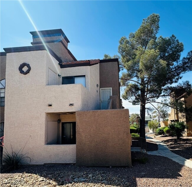 Building Photo - 2977 Juniper Hills Blvd