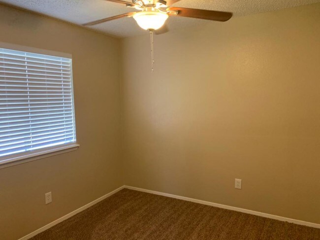 Building Photo - 22610 Leedstown Ln