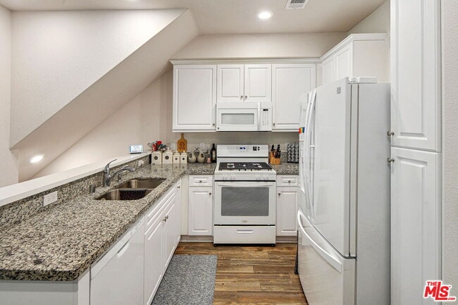 Building Photo - 14122 Willow Ln