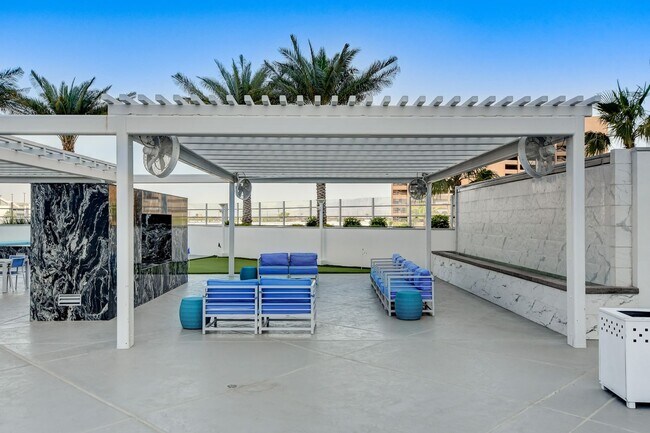 Building Photo - Sky Las Vegas 3705-City/Mtn views from thi...