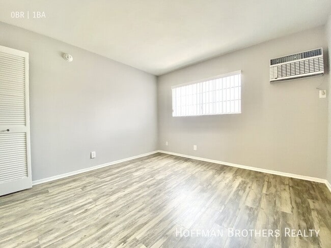Building Photo - 3500 Mentone Ave