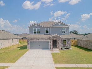 Building Photo - 235 Faded Rose Ln