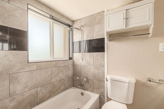 Building Photo - Renovated Urban Penthouse in Downtown Phoe...