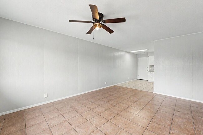 Building Photo - 514 N 8th St