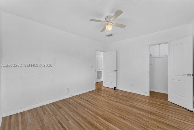 Building Photo - 12140 NE Miami Pl