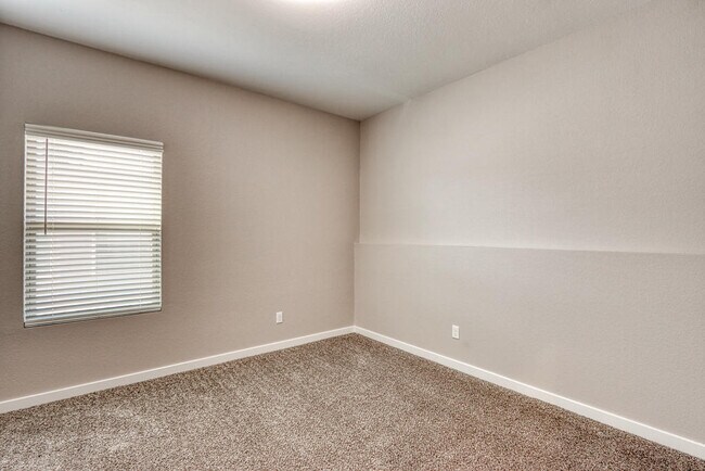 Building Photo - 409 Beech Tree Dr