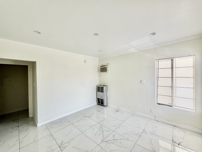 Building Photo - 1209 S La Cienega Blvd