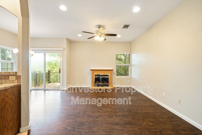 Building Photo - 1005 Canyon Edge Dr