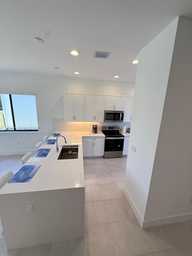 Building Photo - 5816 Agostino Way