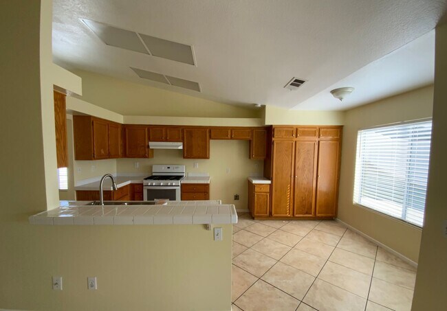 Building Photo - 31651 Willow View Pl