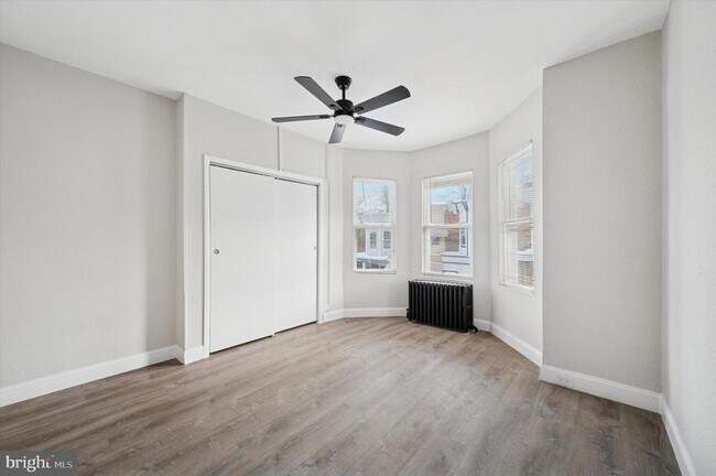 Building Photo - 5517 Jane St