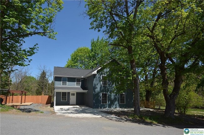 Primary Photo - 1500 Rock St