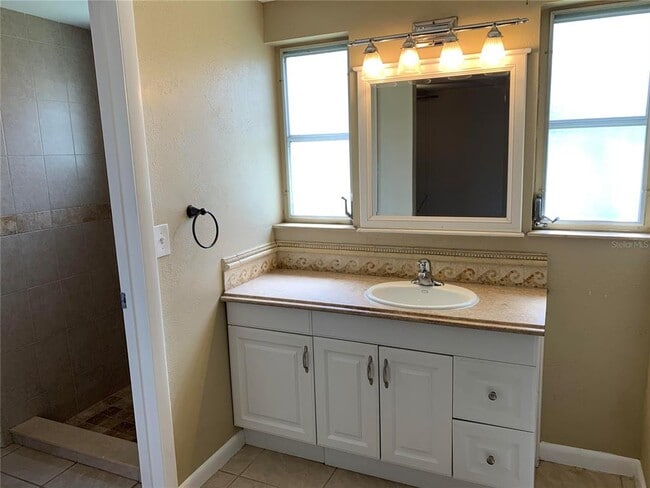 Building Photo - 3370 Springmill Cir