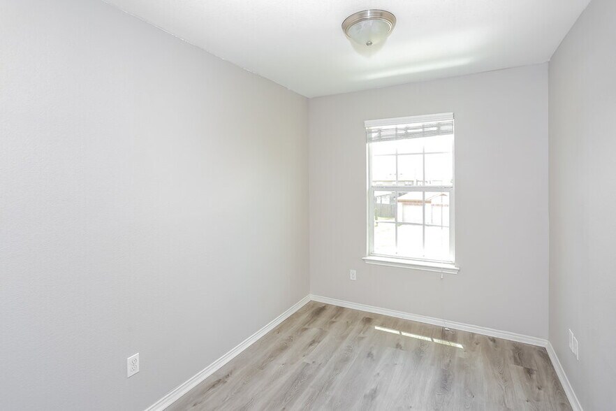 Building Photo - 1627 Dream Catcher Way