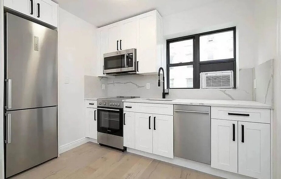 Building Photo - 133 Ludlow St