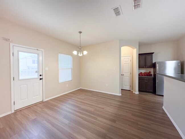 Building Photo - 4426 Gloria Dr