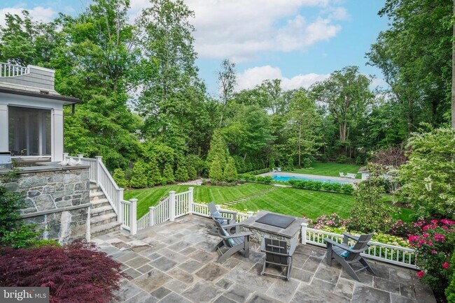 Building Photo - 5600 Brite Dr