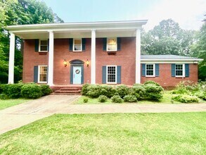 Building Photo - Large Fulton Home