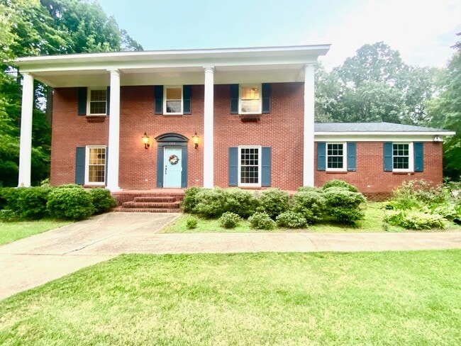 Primary Photo - Large Fulton Home