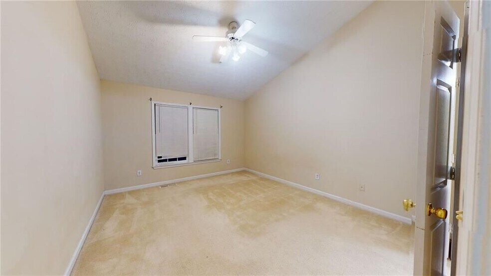 Building Photo - 110 Beaverwood Ln