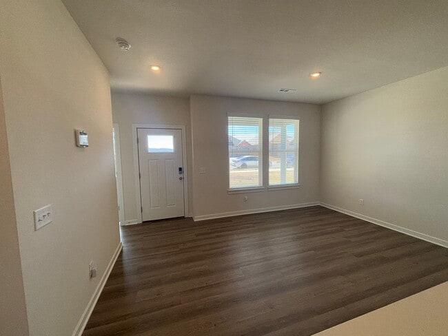 Building Photo - 4802 W Planetree St