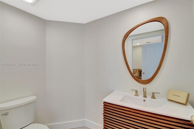 Building Photo - 3370 Hidden Bay Dr