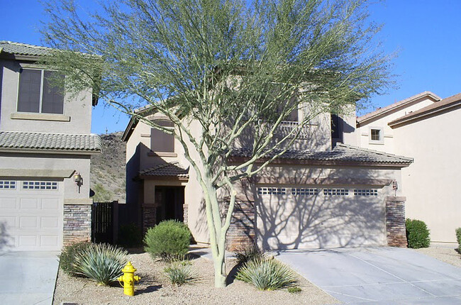 Primary Photo - Spacious 3 Bed 2.5 Bath Home! Gated Commun...