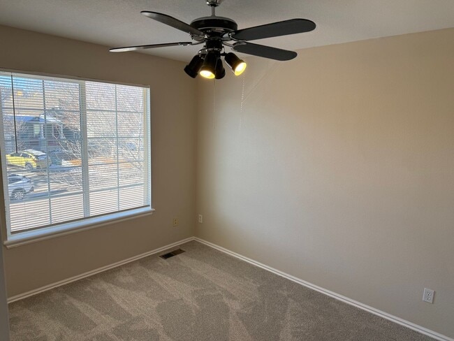 Building Photo - Beautifully refreshed 3-bed, 2.5-bath home in the heart of Highlands Ranch