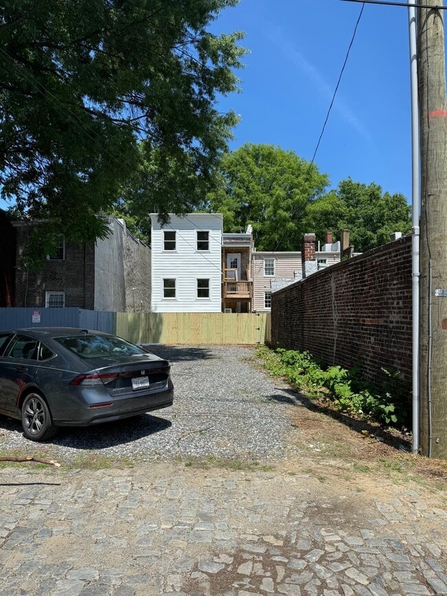 Building Photo - 511 W Marshall St