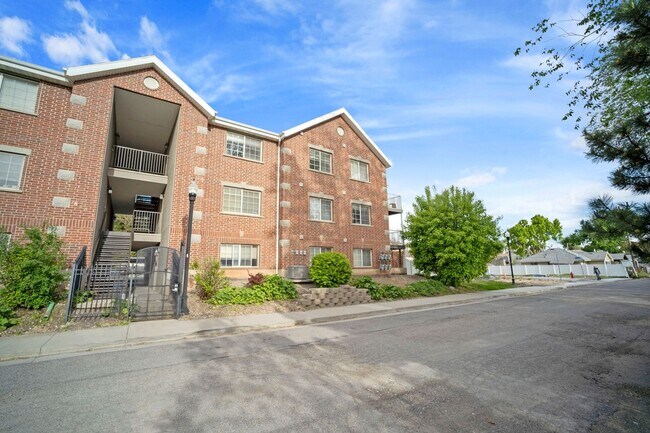 Building Photo - 325 W 700 N