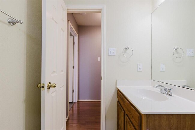 Building Photo - 1409 Molson Lake Dr