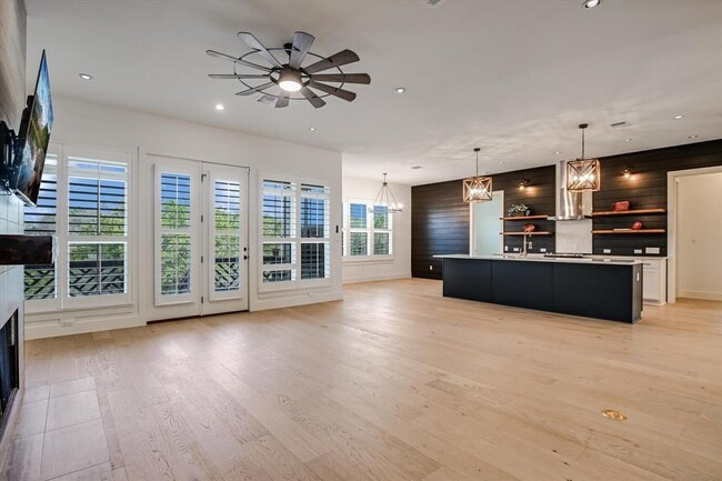 Building Photo - 935 Wesley Ridge Dr